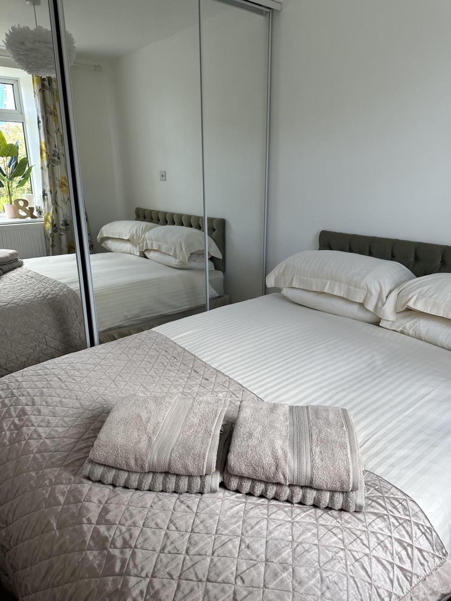Cozy Coastal Lodge In Hayle Eksteriør billede
