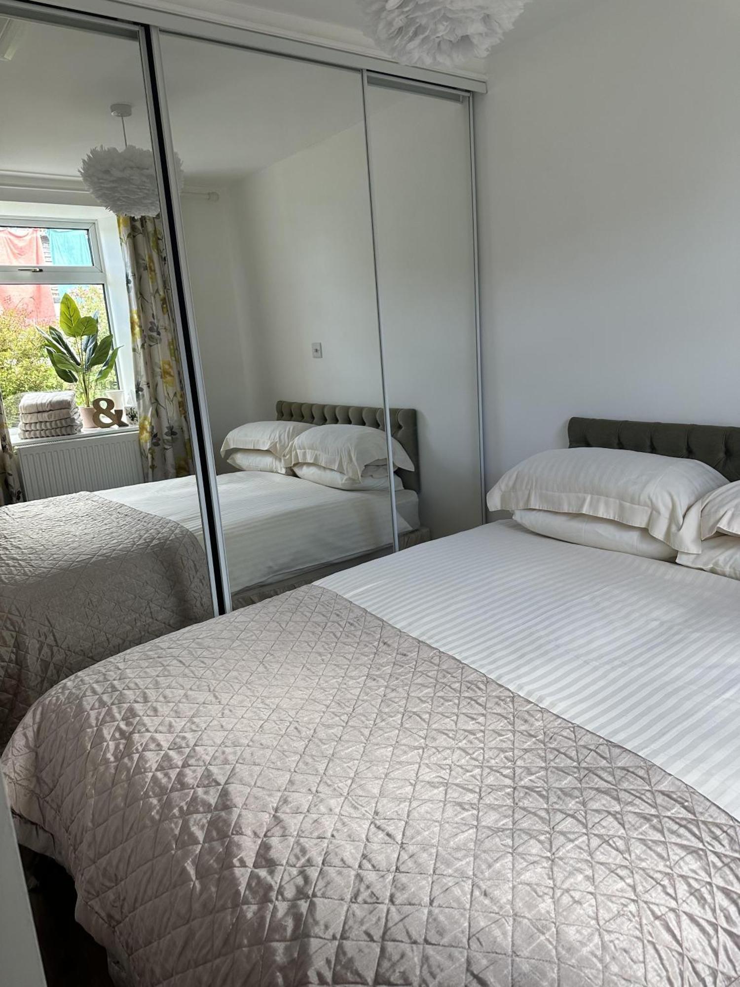 Cozy Coastal Lodge In Hayle Eksteriør billede